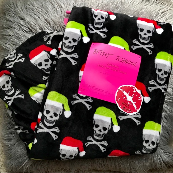 Betsey Johnson Other - Betsey Johnson Black Skull Christmas Santa Throw